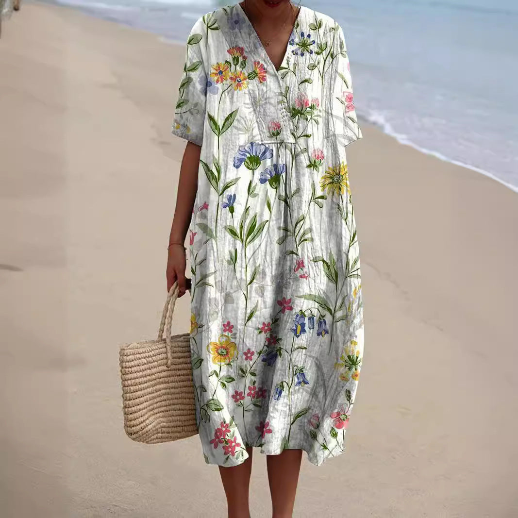 Misaki | Dress with Lively Floral Pattern