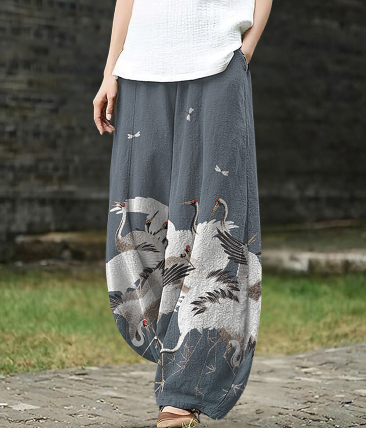 Avaria | Grey Crane Print Wide-Leg Pants