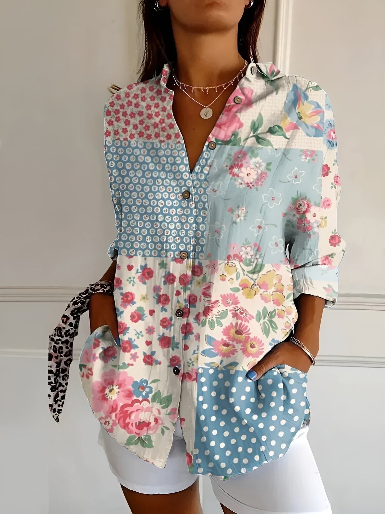 Yuki - Casual Blouse with Flowers and Waves