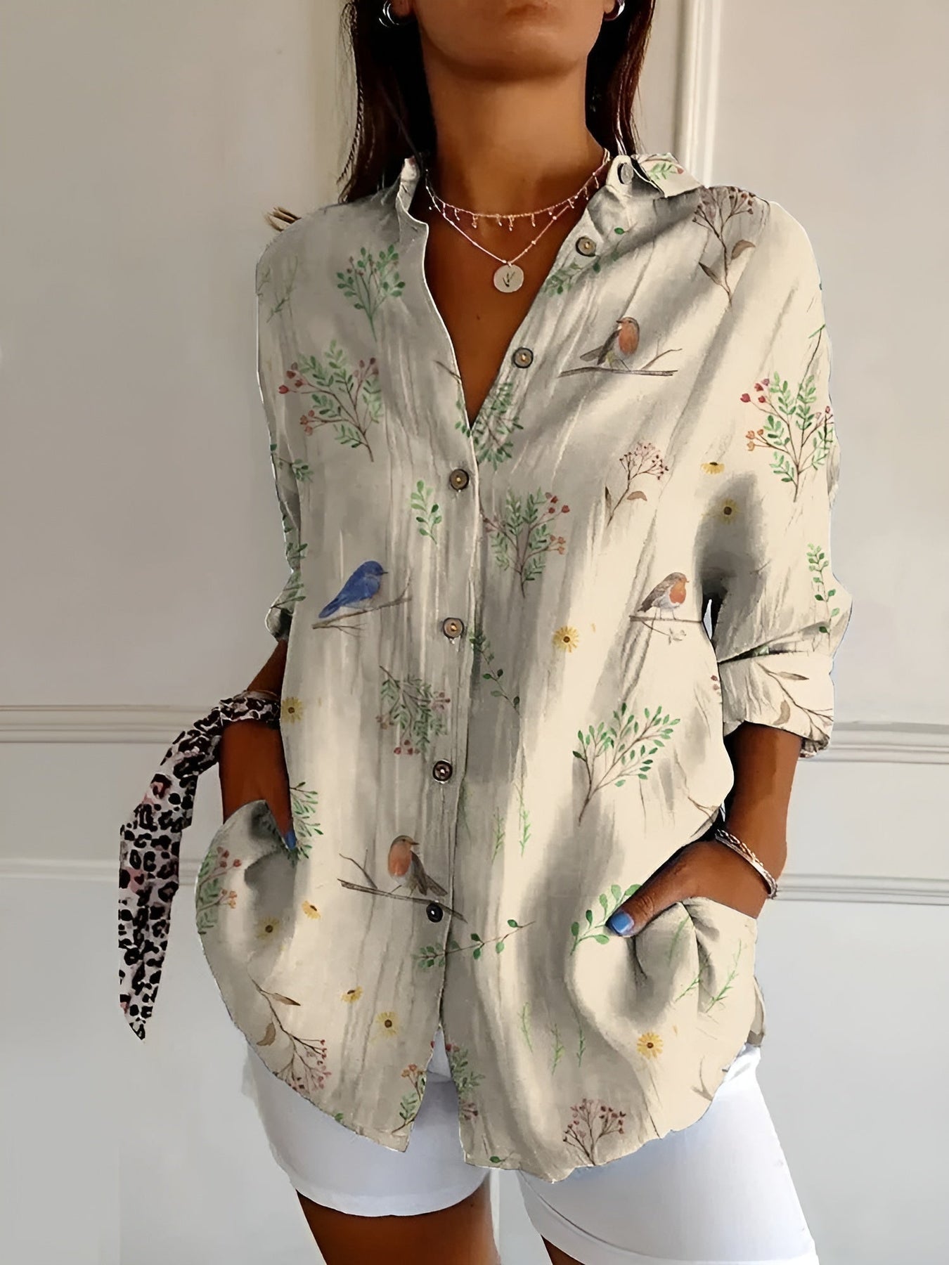 Yuki - Casual Blouse with Flowers and Waves